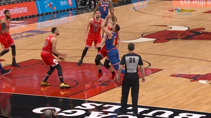 Knicks at Bulls 2 Randle Scores 27, Leads Knicks Pass Bulls