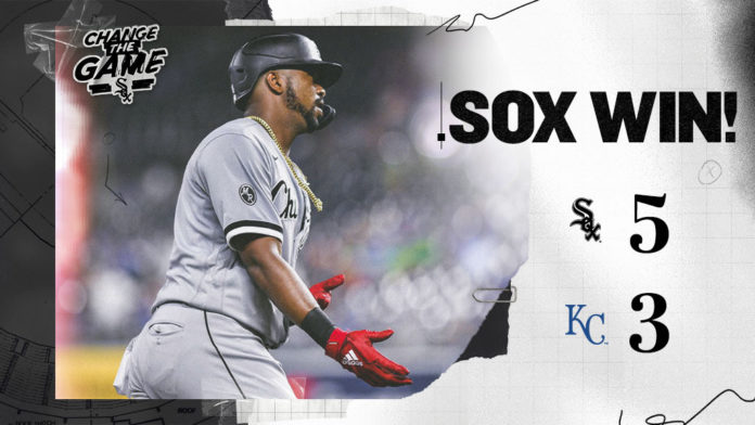 The White Sox beat the Royals in the second game of the series The White Sox beat the Royals in the second game of the series