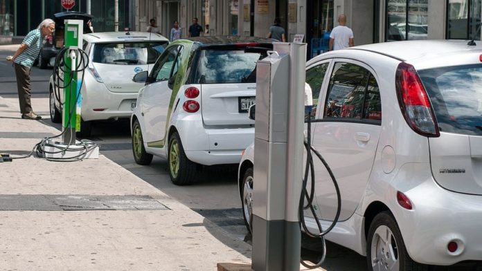 1024px-Ride_and_Drive_EVs_Plug'n_Drive_Ontario Midwest Governors Announce Partnership to Coordinate Electric Vehicle Charging Infrastructure, Grow Jobs, and Futureproof Regional Commerce