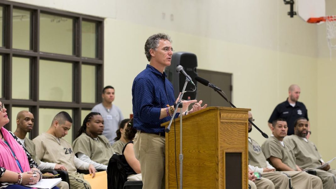 Cook County Sheriff Tom Dart seeks reelection