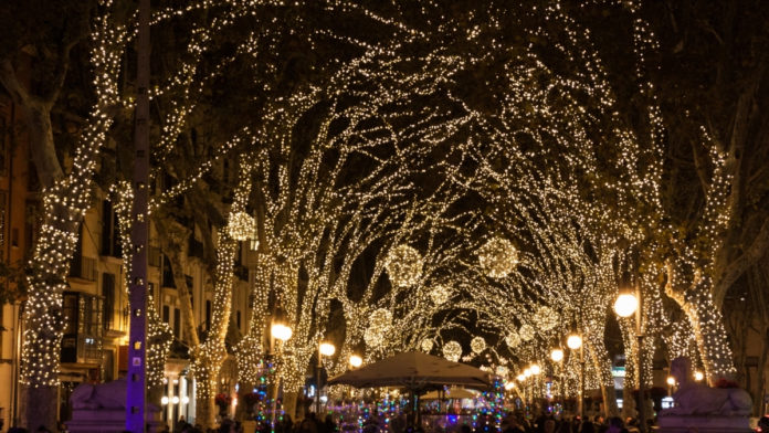 lights 10 Holiday Lighting Events Awarded Grants from ComEd and Metropolitan Mayors Caucus