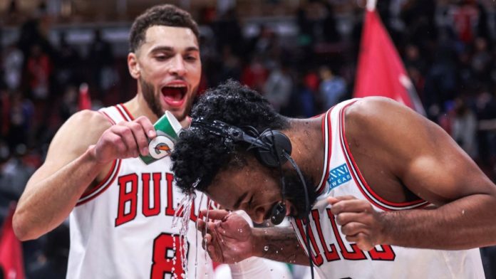 FExO1oPX0AI5z1F Bulls Shut Down the Knicks at Home