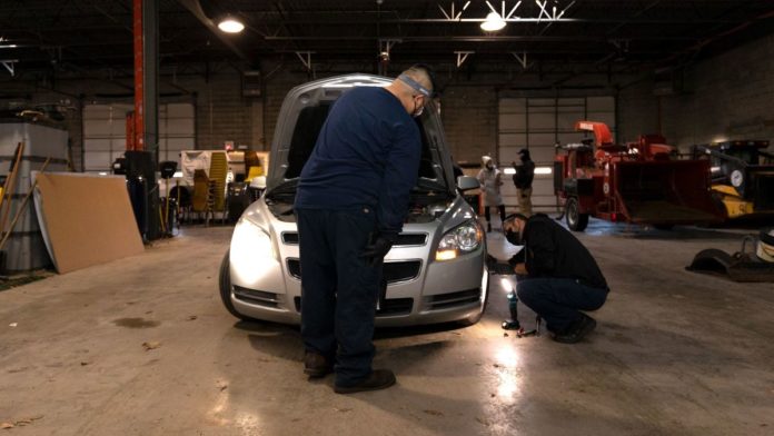 Featured Cook County Sheriff’s Office Hosts Fourth and Largest Free Vehicle Light Repairs Event (Richton Park, IL) – The Cook County Sheriff’s Office yesterday again provided free replacement and repair of car lights at what was its biggest such event to date.