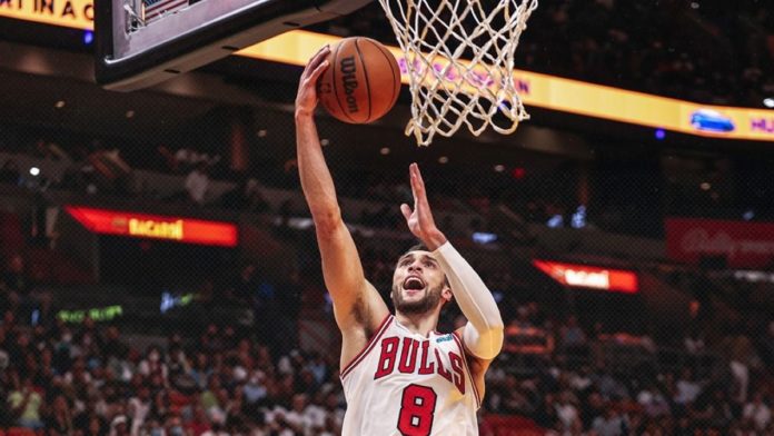 FGYHFFpWQAY_F0f Bulls leave Miami with a Tough Loss