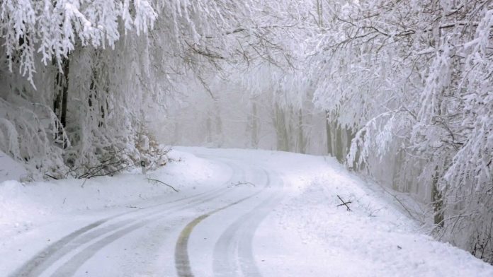 road-g6f002ef7c_1280 Know Before You Go Winter Weather Could Impact Holiday Travel