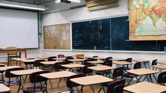 classroom-g4b3bba8c7_1280 Gov. Pritzker Signs Legislative Package Addressing Nationwide Teacher Shortage