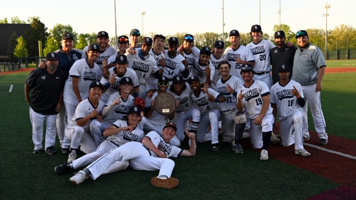 Bulldogs_with_Trophy South Suburban College Baseball Wins 14th Division I Regional Championship