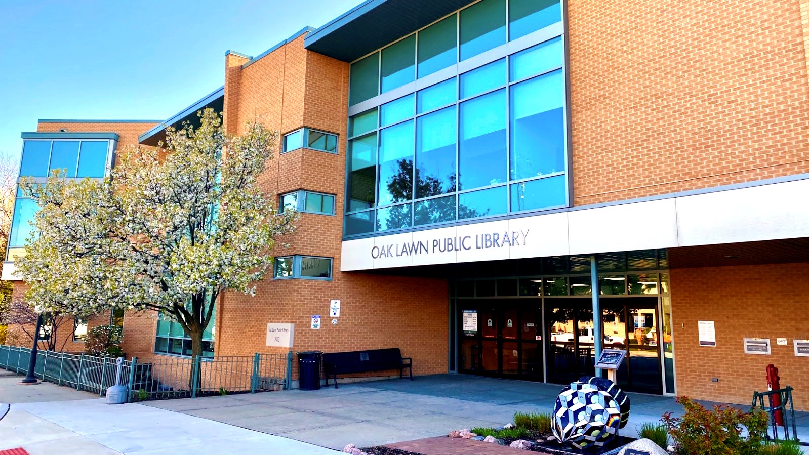 Oak Lawn Public Library Announces Events and Closure in early September