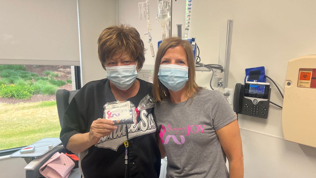 Naperville Mom is Bringing Joy to Orland Park Cancer Patients