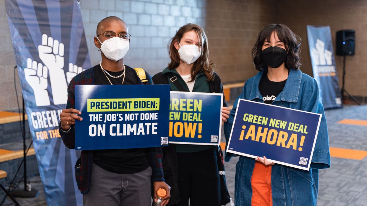 Chicagoans, Rep. García, Rep. Ramirez call for Green New Deal