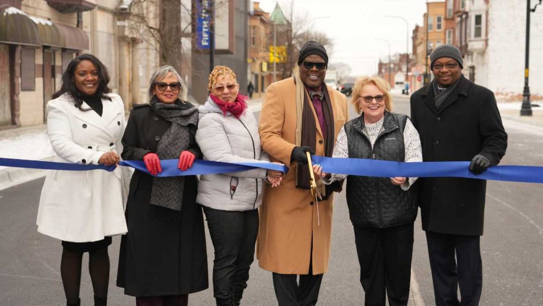 Harvey celebrates completion of 154th Street project