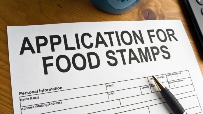Federal food assistance changes threaten benefits for thousands of Illinoisans