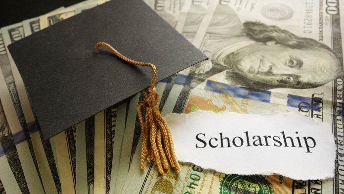 159 Early Childhood Scholarship Recipients Celebrated at Truman College Ceremony
