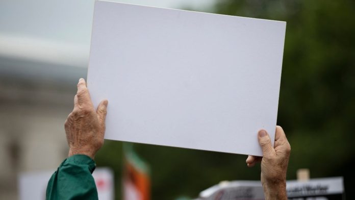 Bushra Amiwala Hit with Pepper Bullets During Protest Outside Broadview ICE Facility