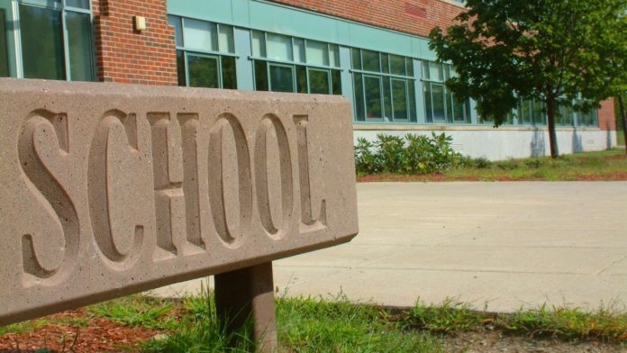 Illinois lawmakers push Pritzker on federal school choice program
