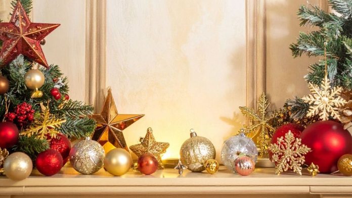 Late Property Tax Bills Force Cutbacks in Neighborhood Holiday Decorations