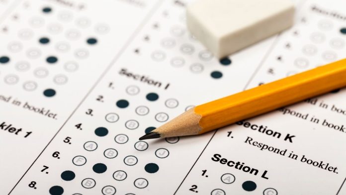 Chicago minority, low-income students struggling to make testing grade
