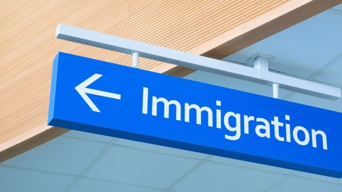 Black Community Leaders Criticize Illinois Lawmakers’ Immigration Proposals