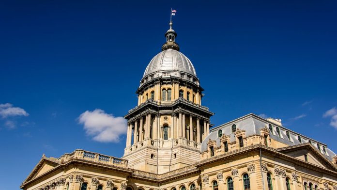 Illinois workplace temperature safety bill moves forward despite being unfinished