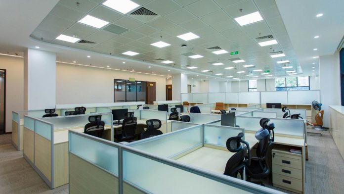 Chicago office vacancy rates worsen, card swipe numbers offer hope