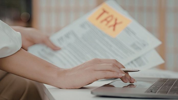 Pritzker, GOP candidate say they support a free press, differ on tax credits