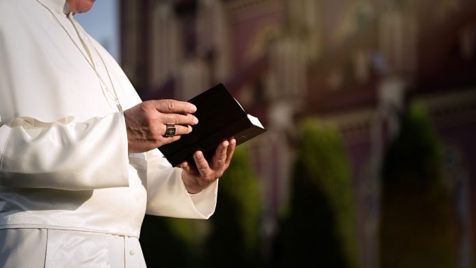 GOP candidate Bailey urges Trump to apologize to pope; bishop calls for dialogue