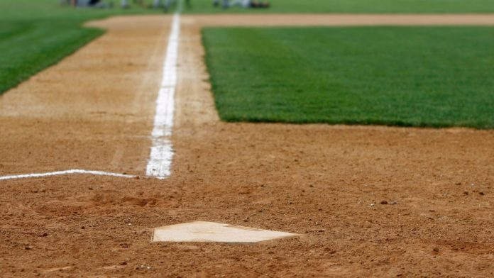 CTA Encourages Fans to Ride the Red Line for Cubs-White Sox Crosstown Classic