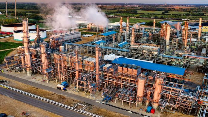 Trump floats USMCA exit; Midwest motorists, refineries could see hardship