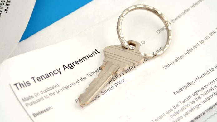 New statewide tenant law signed; Chicago seeks to push further