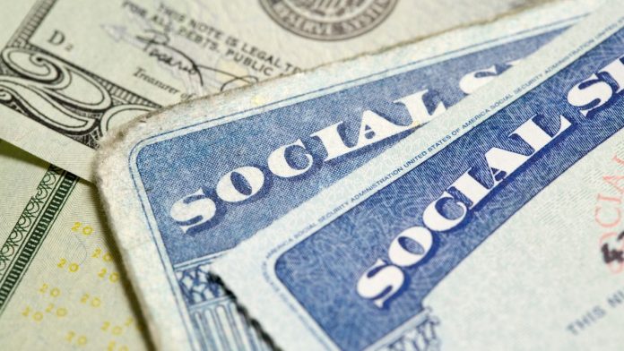 Bipartisan bill would force vote before Social Security cuts hit