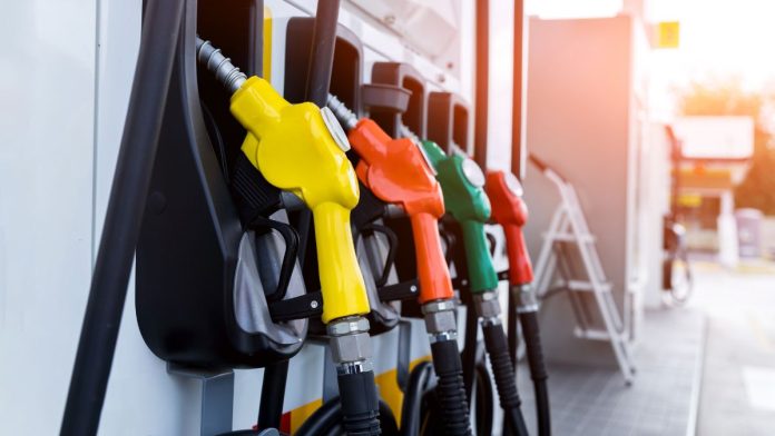 NBA Legend Terry Cummings Gives Away $10,000 in Free Gas to Blue Island Residents