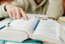Illinois students being failed by low academic standards, lawmaker says Illinois students being failed by low academic standards, lawmaker says